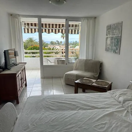 Borinquen Only 280 Meters To The Beach, Balcony With Sea View, Heated Pool, Wifi Apartment Playa de las Americas (Tenerife)