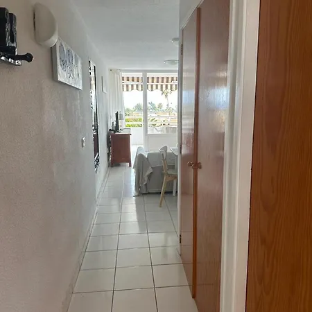 Apartment Borinquen Only 280 Meters To The Beach, Balcony With Sea View, Heated Pool, Wifi Playa de las Americas (Tenerife)